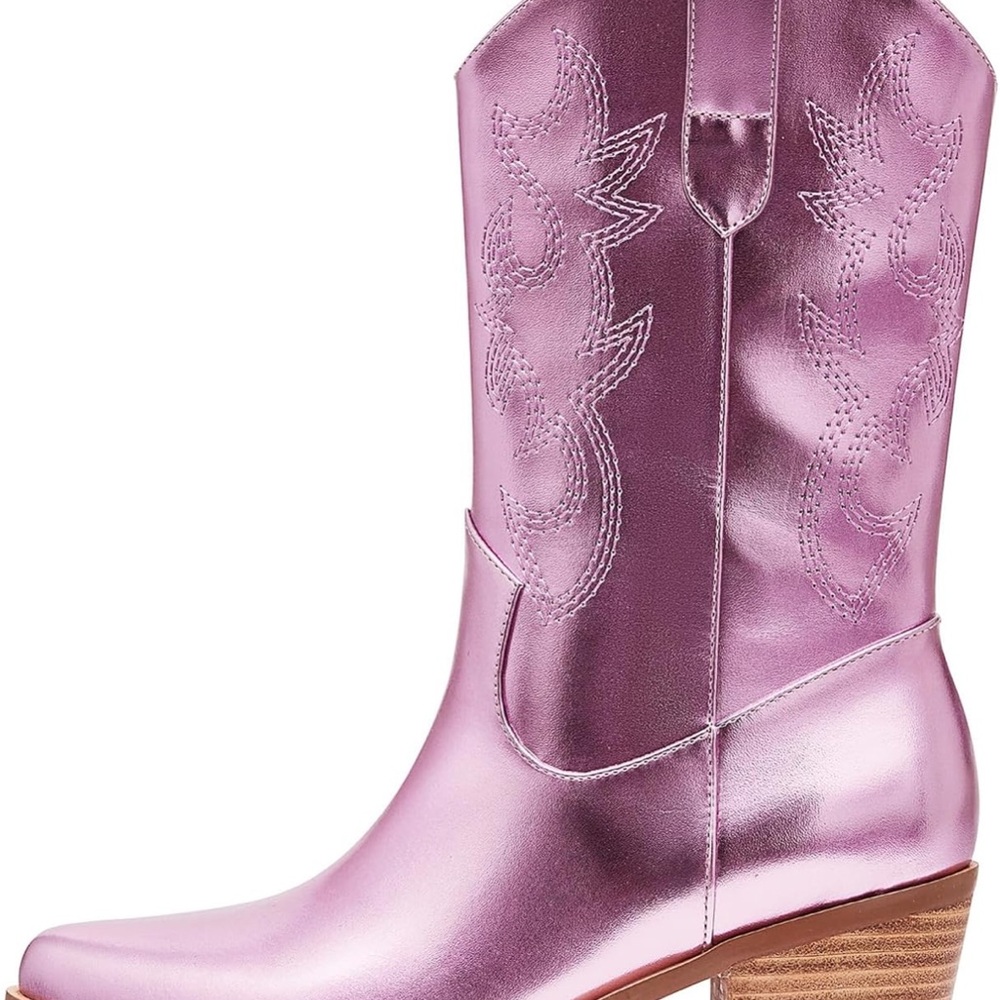 Pink Cowgirl Boots with Metallic Western Flair